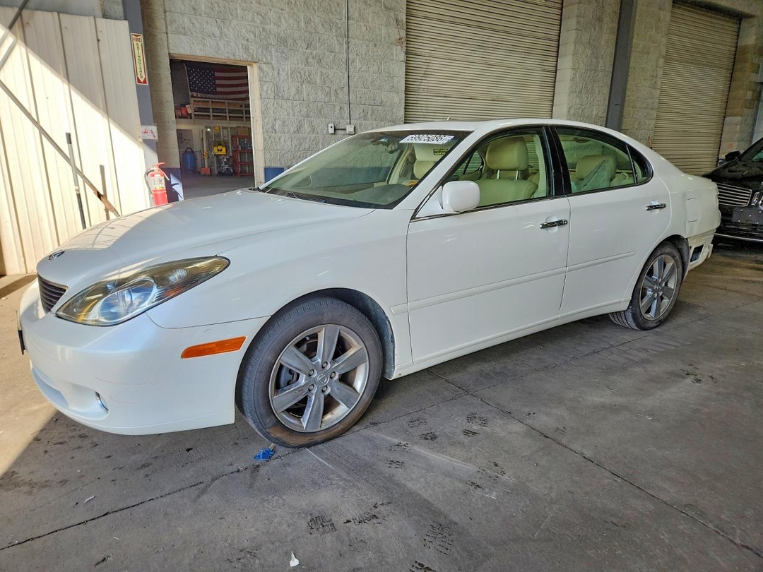 Vista de 2005 LEXUS ES 330, ángulo 1