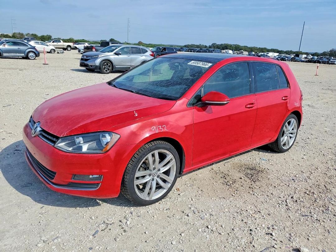 Vue de 2015 VOLKSWAGEN GOLF, angle 1