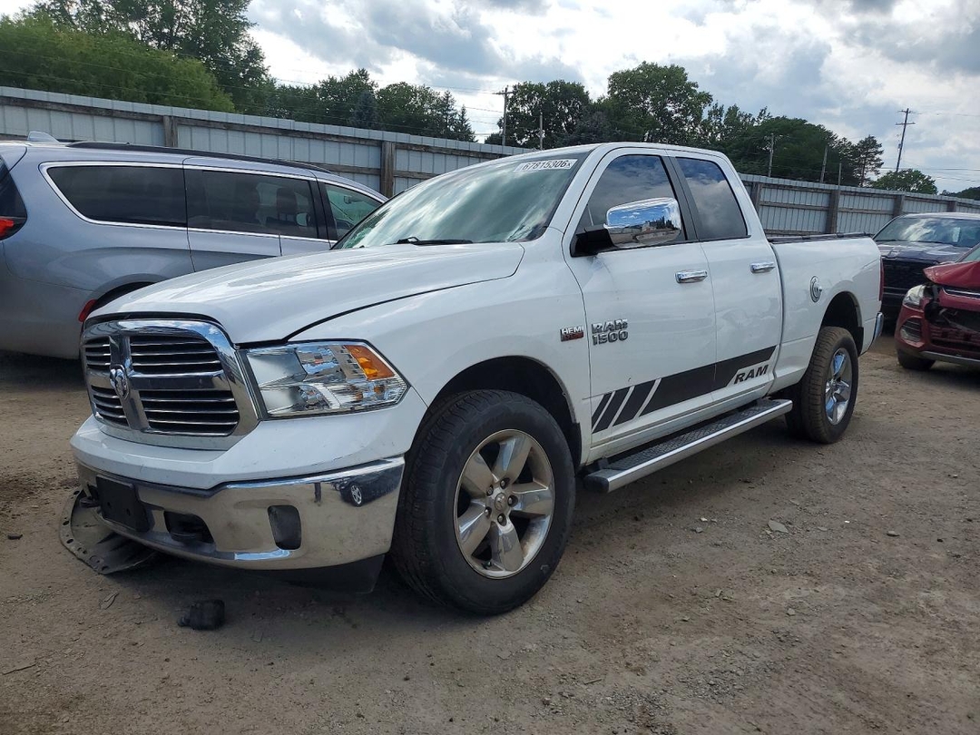 Vue de 2017 RAM 1500 SLT, angle 1