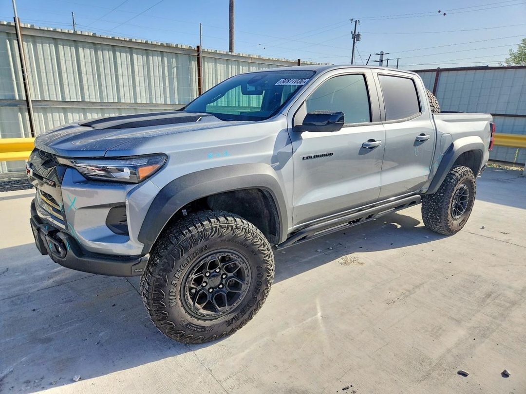 Vista de 2024 CHEVROLET COLORADO ZR2, ángulo 1