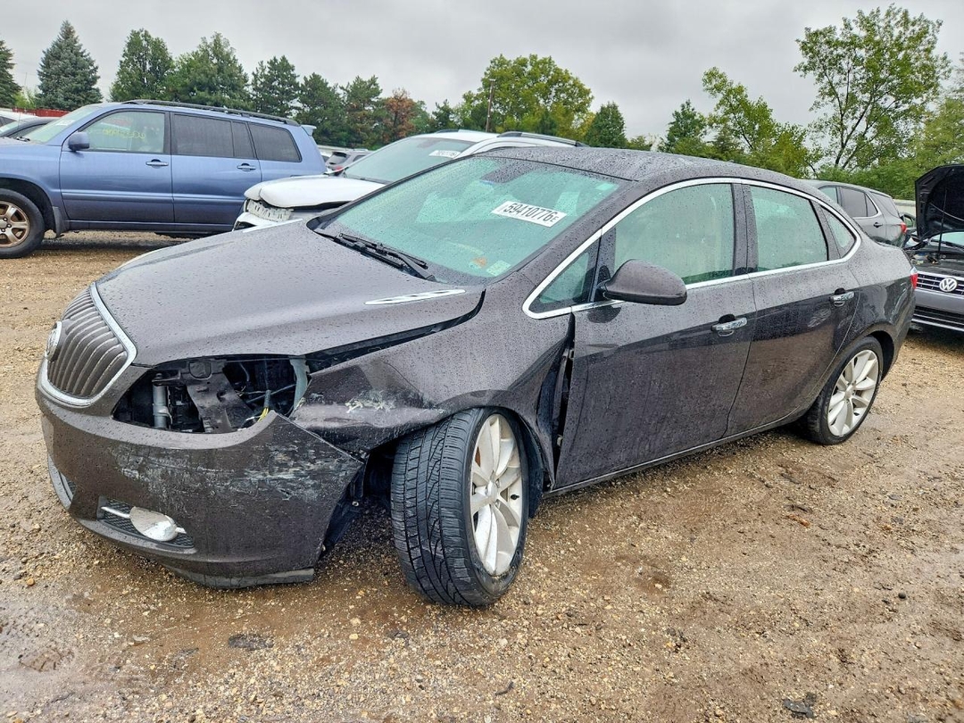 Вид 2013 BUICK VERANO, угол 1
