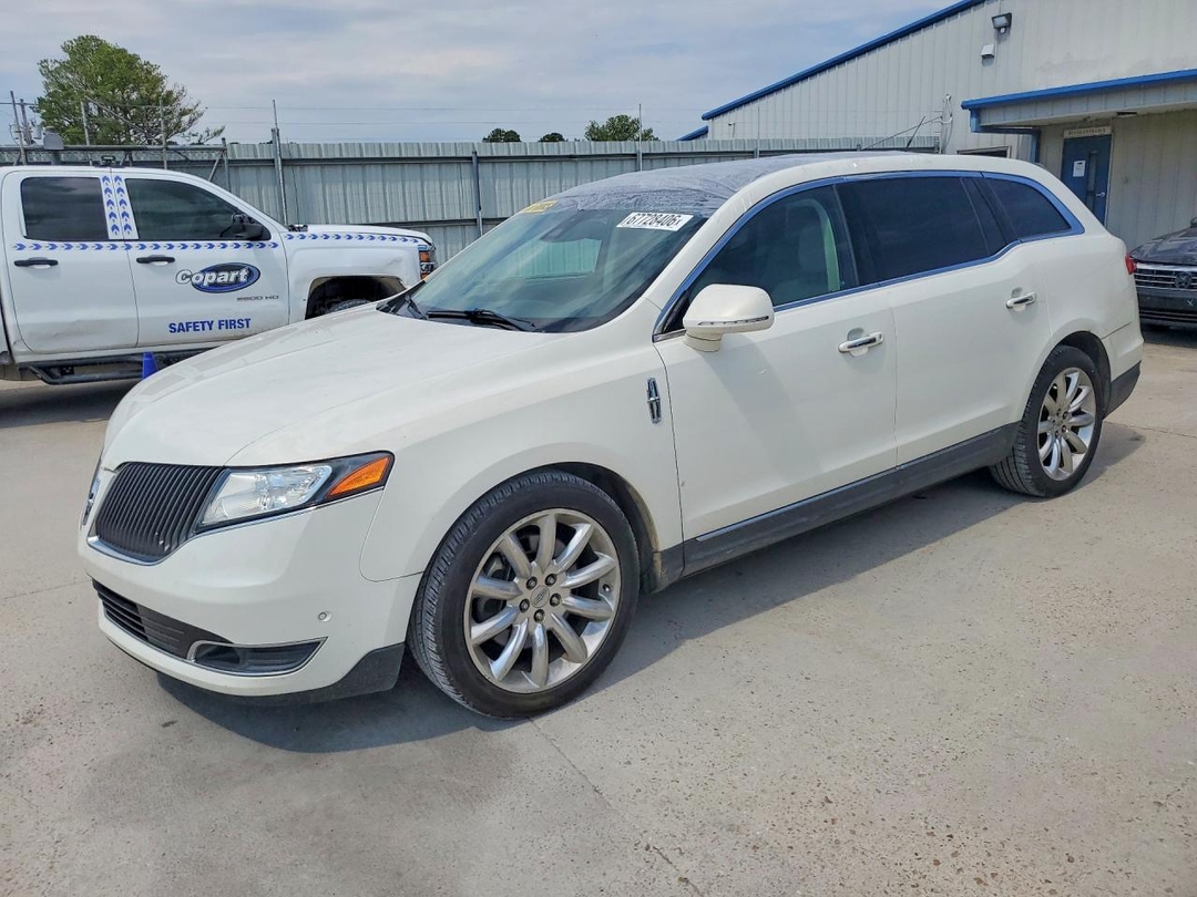 Vista de 2013 LINCOLN MKT, ángulo 1