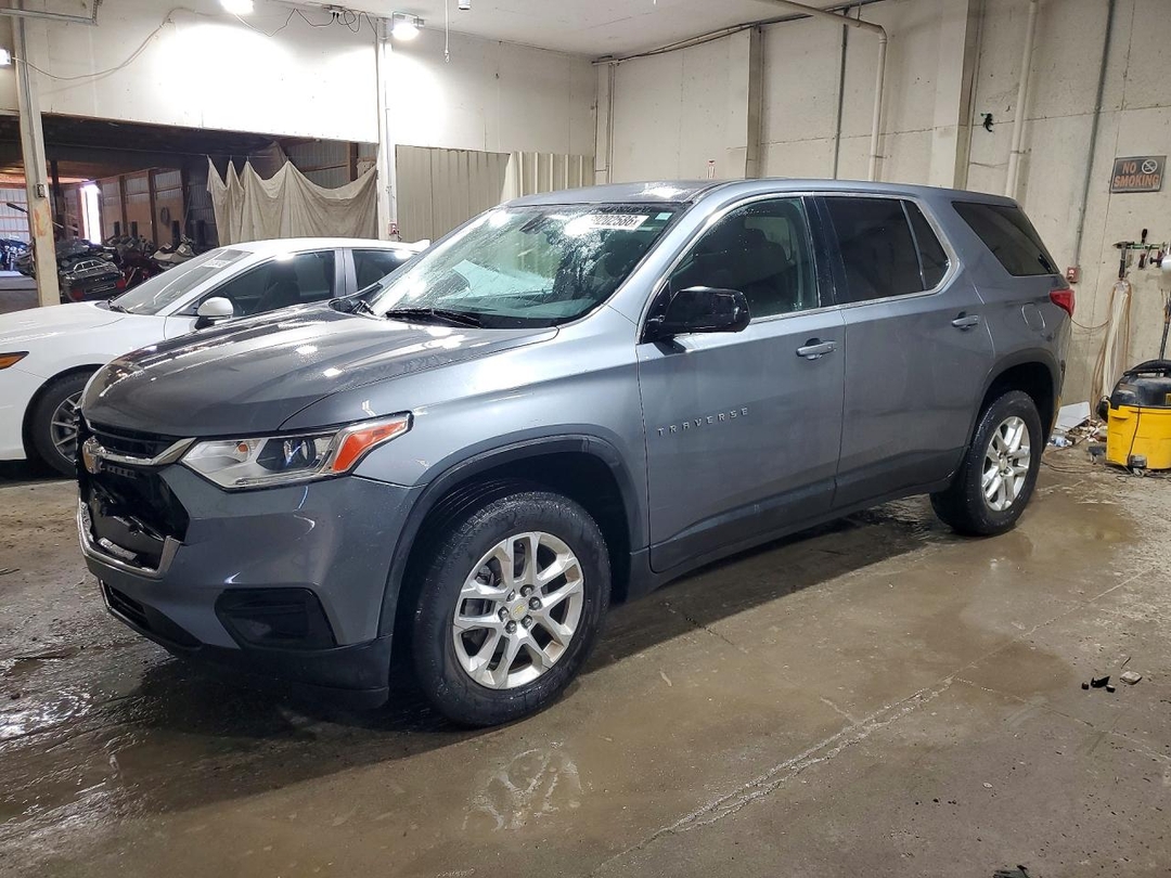 منظر 2019 CHEVROLET TRAVERSE LS، زاوية 1
