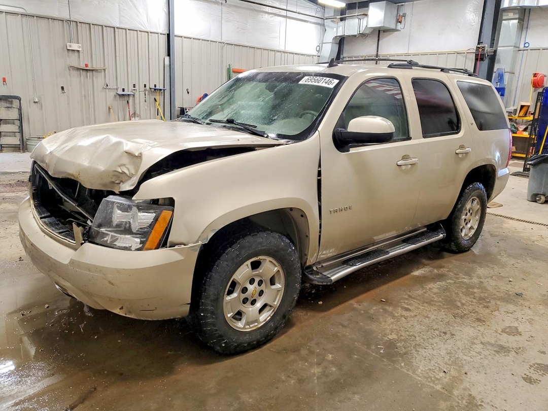 Vista de 2011 CHEVROLET TAHOE K1500 LT, ángulo 1