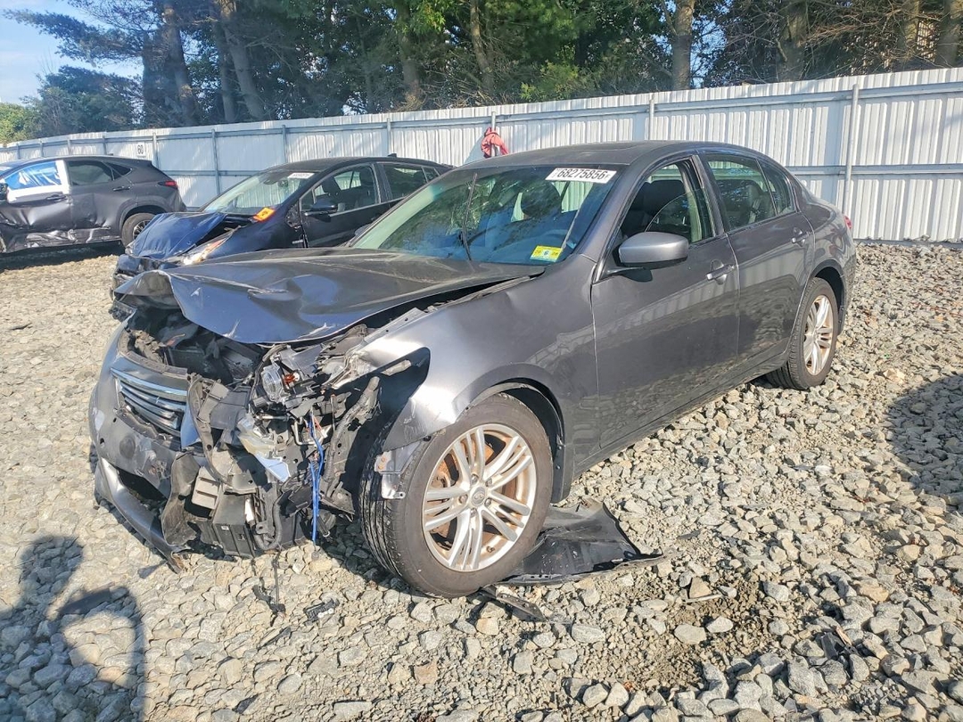 Вид 2013 INFINITI G37 SEDAN X, угол 1
