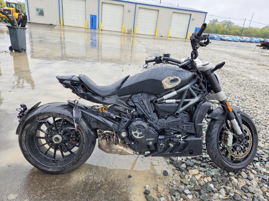Vedere 2021 DUCATI XDIAVEL, unghi 1