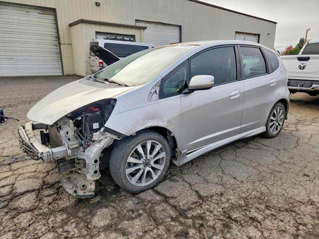 Vista de 2013 HONDA FIT SPORT, ángulo 1