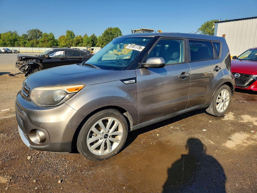 Vue de 2018 KIA SOUL +, angle 1