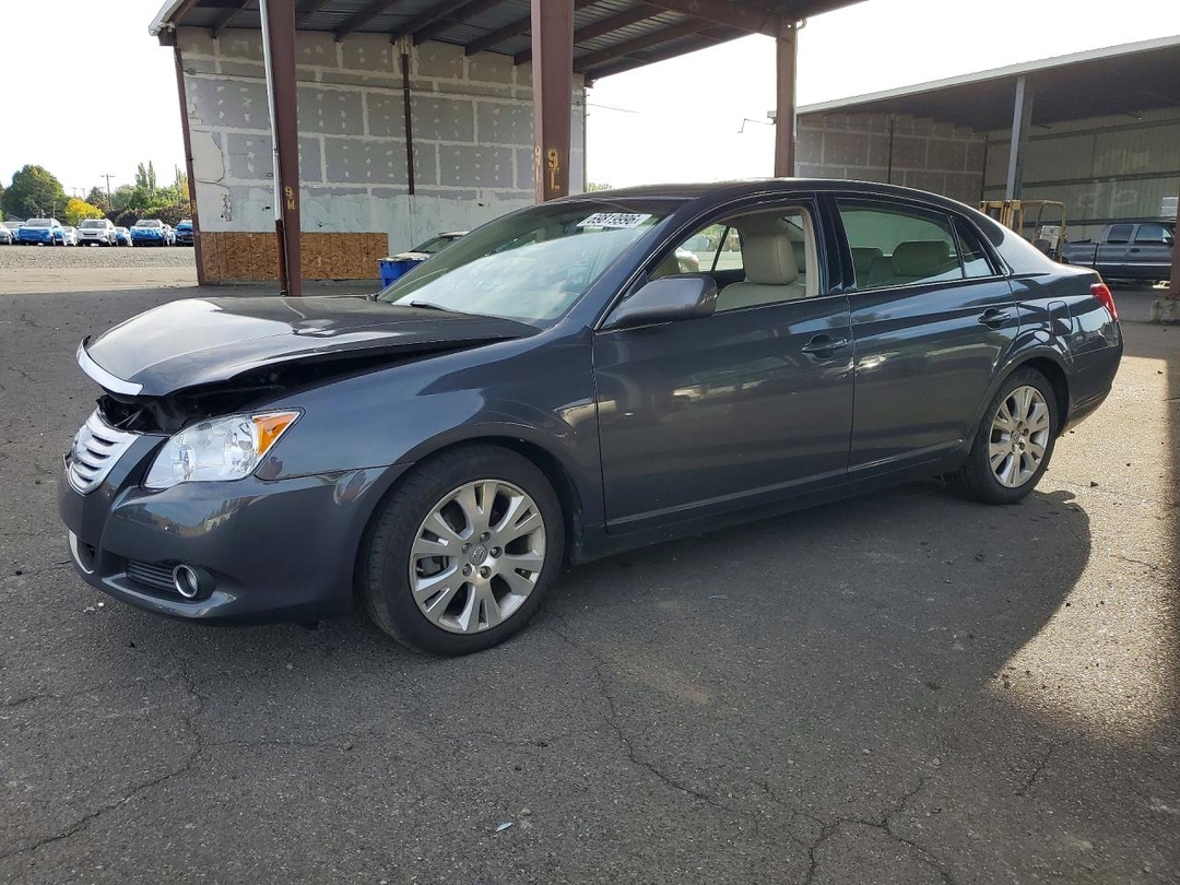 Вид 2010 TOYOTA AVALON XLS, угол 1