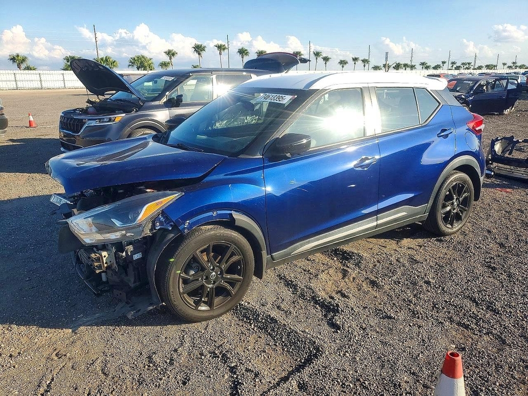 منظر 2019 NISSAN KICKS SR، زاوية 1