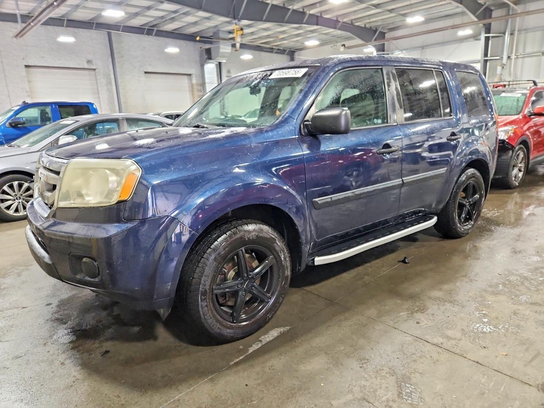 Вид 2011 HONDA PILOT LX, угол 1