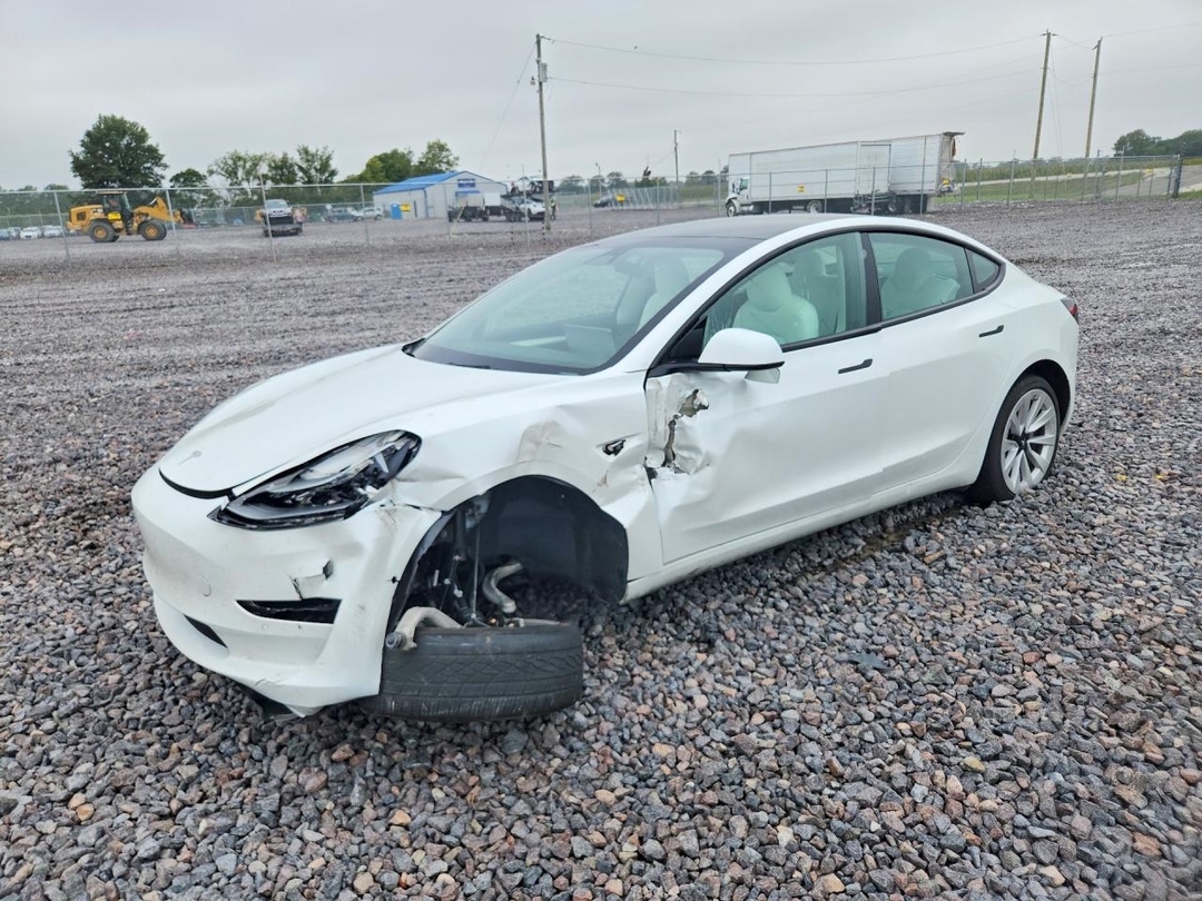 Vue de 2022 TESLA MODEL 3, angle 1