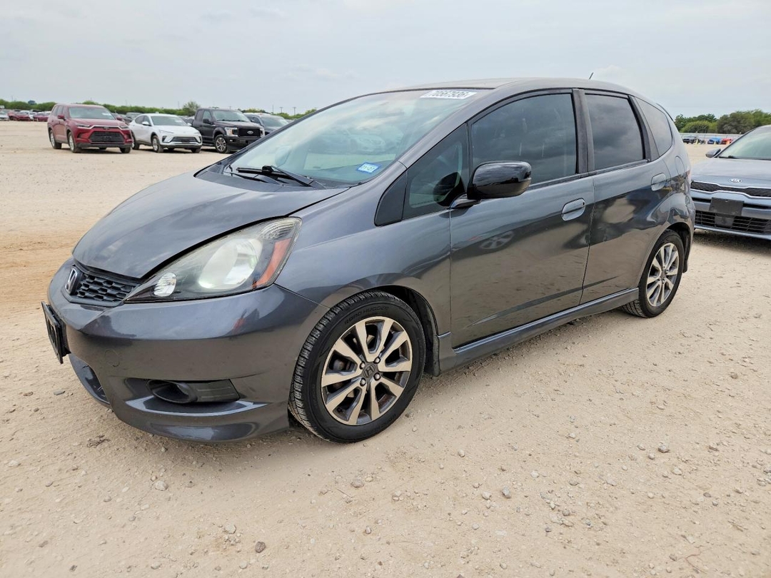 Vue de 2013 HONDA FIT SPORT, angle 1