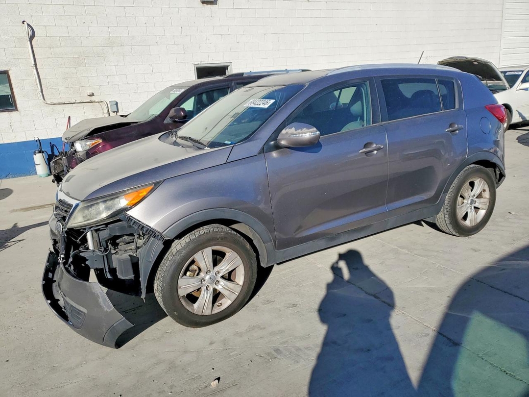 Vista de 2013 KIA SPORTAGE LX, ángulo 1