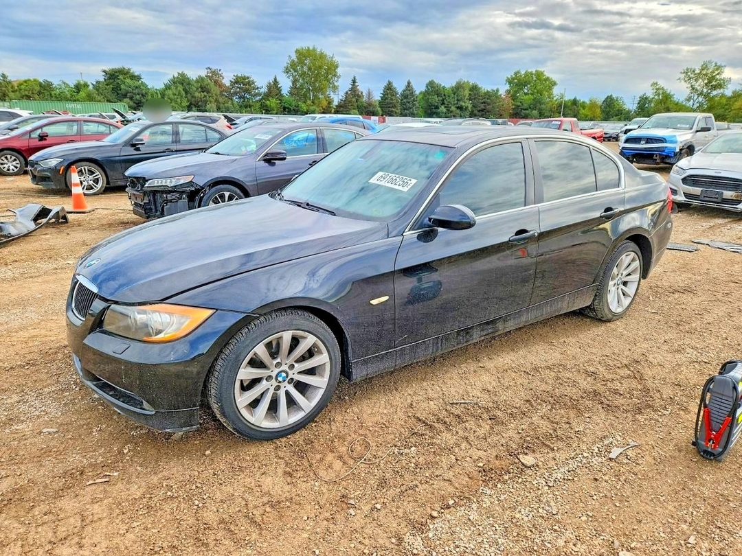Vista de 2006 BMW 330 XI, ángulo 1