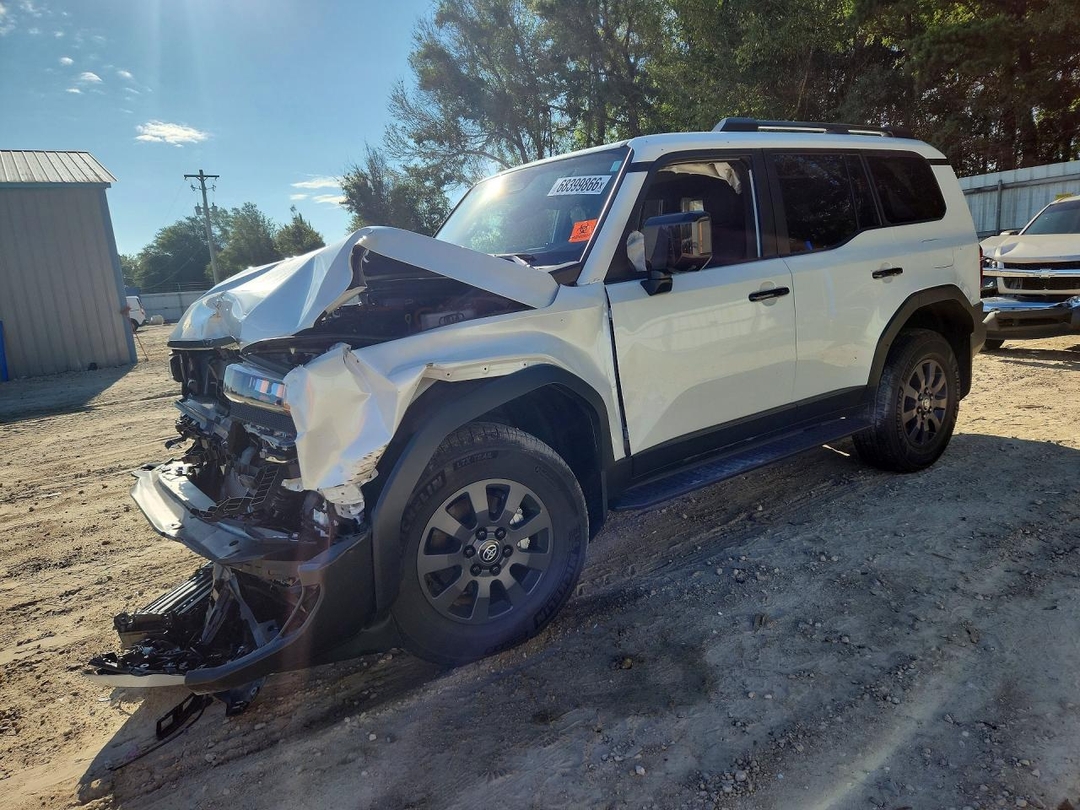 Vista de 2027 TOYOTA LAND CRUISER BASE, ángulo 1