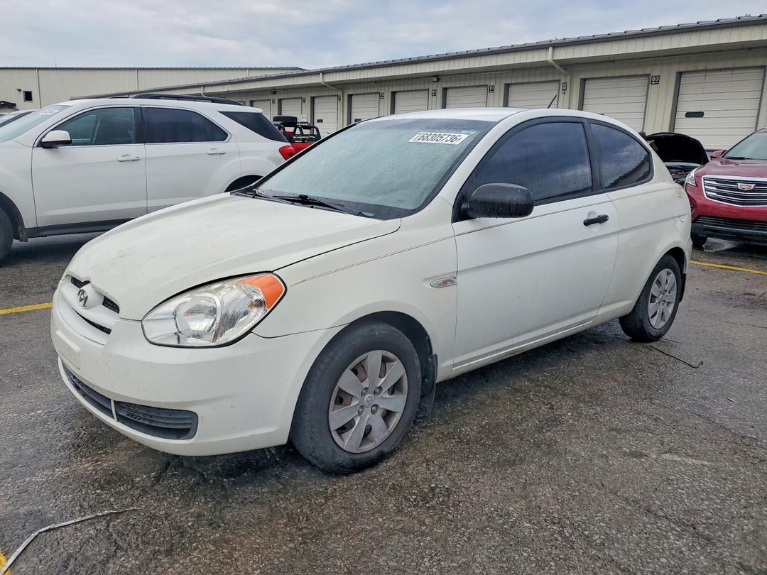 Vista de 2011 HYUNDAI ACCENT GL, ángulo 1