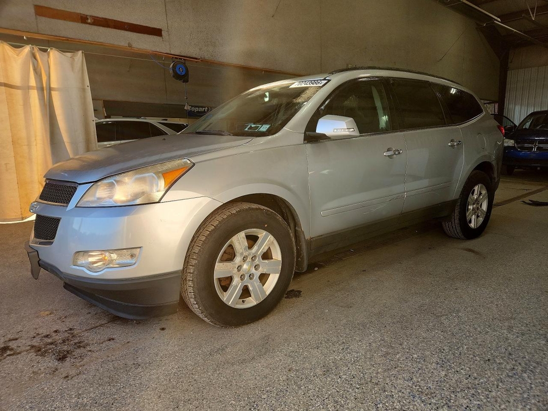منظر 2011 CHEVROLET TRAVERSE LT، زاوية 1