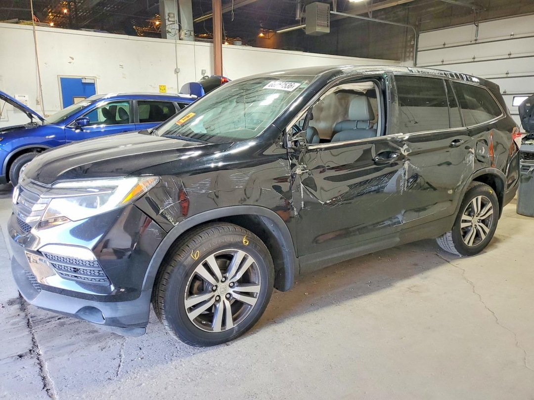 Vue de 2016 HONDA PILOT EXLN, angle 1