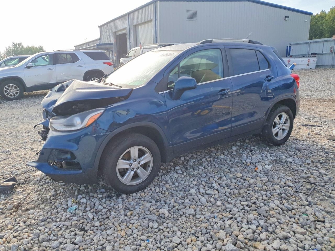 Вид 2020 CHEVROLET TRAX 1LT, угол 1