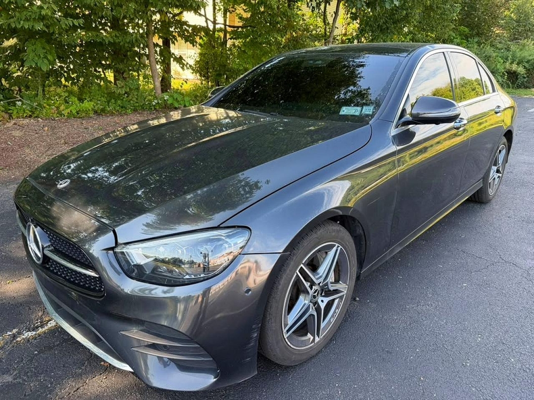 منظر 2023 MERCEDES-BENZ E 350 4MATIC، زاوية 1