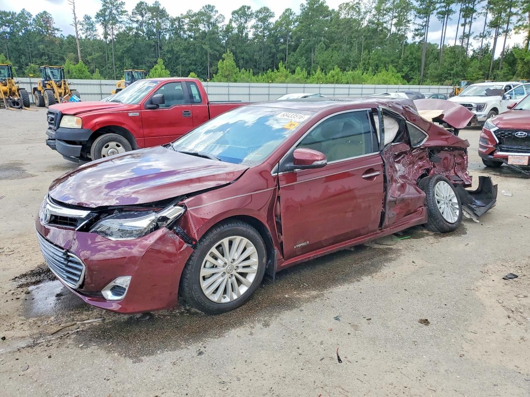 Vue de 2015 TOYOTA AVALON HYBRID XLE PREMIUM, angle 1