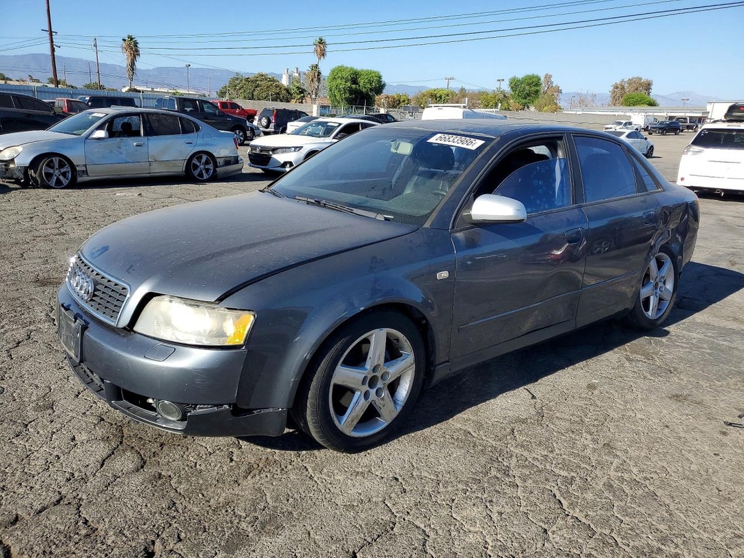 Vista de 2004 AUDI A4 1.8T, ángulo 1