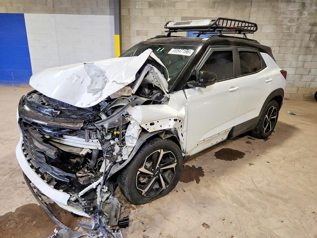 Вид 2022 CHEVROLET TRAILBLAZER RS, угол 1