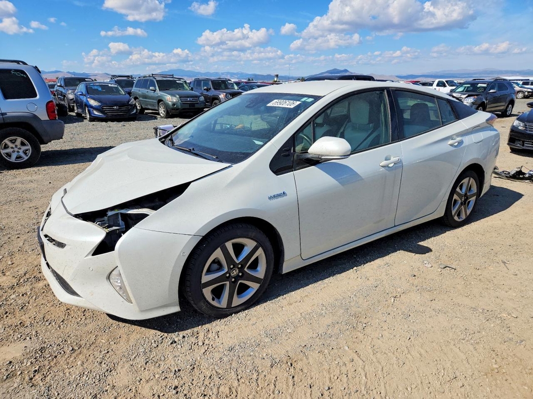 منظر 2017 TOYOTA PRIUS THREE TOURING، زاوية 1