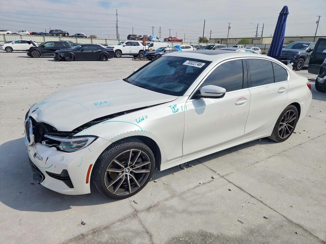 Vedere 2021 BMW 330I, unghi 1