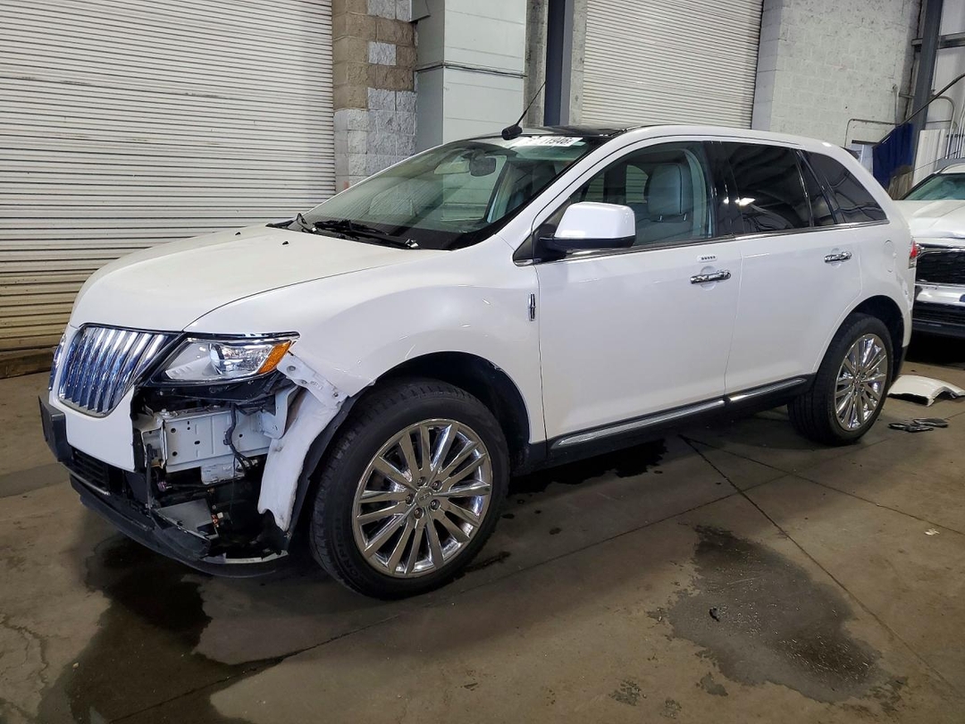 Vista de 2011 LINCOLN MKX, ángulo 1