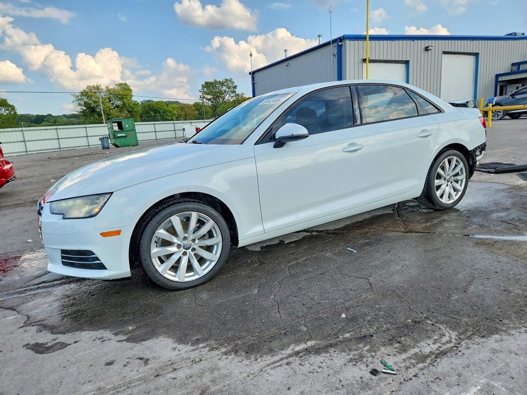 Vista de 2017 AUDI A4 ULTRA PREMIUM, ángulo 1
