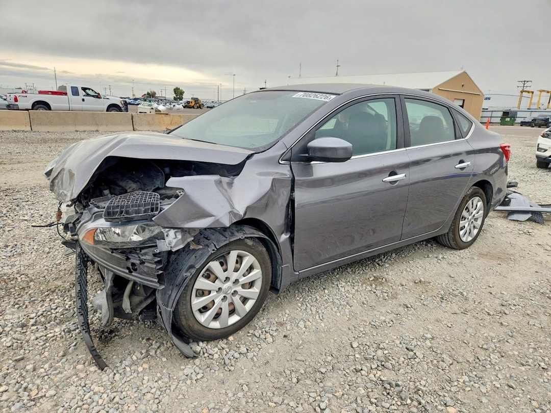 Вид 2016 NISSAN SENTRA, угол 1