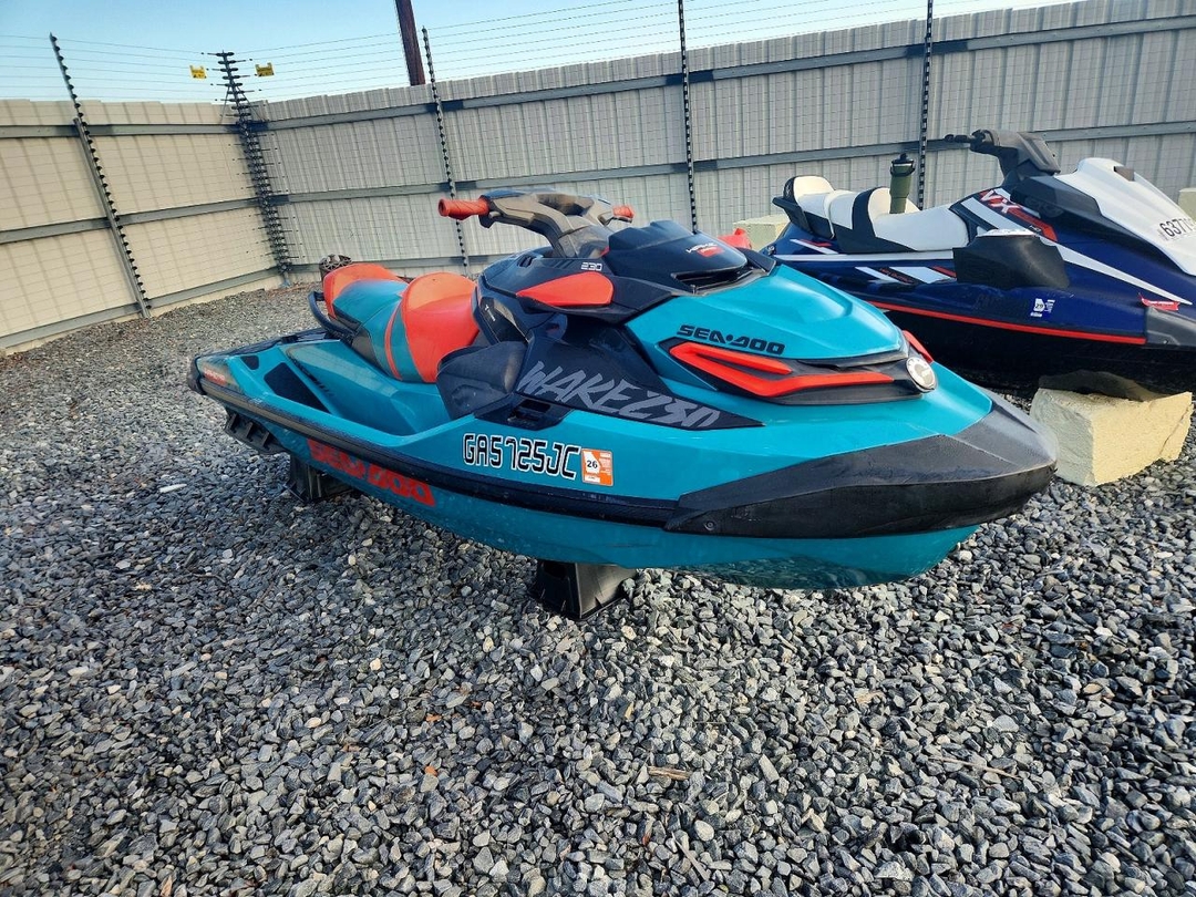 Vue de 2019 SEA-DOO WAKE PRO JET SKI, angle 1