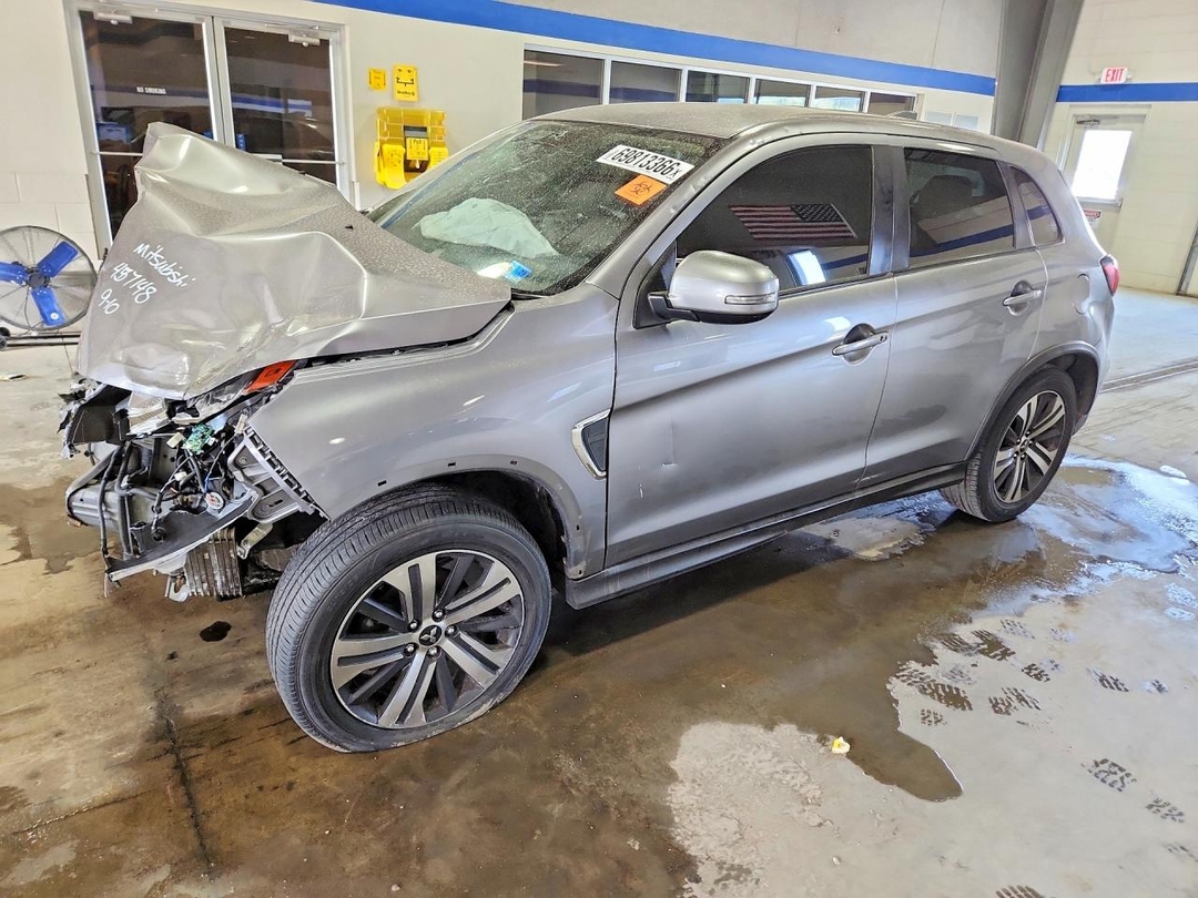 Vedere 2020 MITSUBISHI OUTLANDER SPORT ES, unghi 1