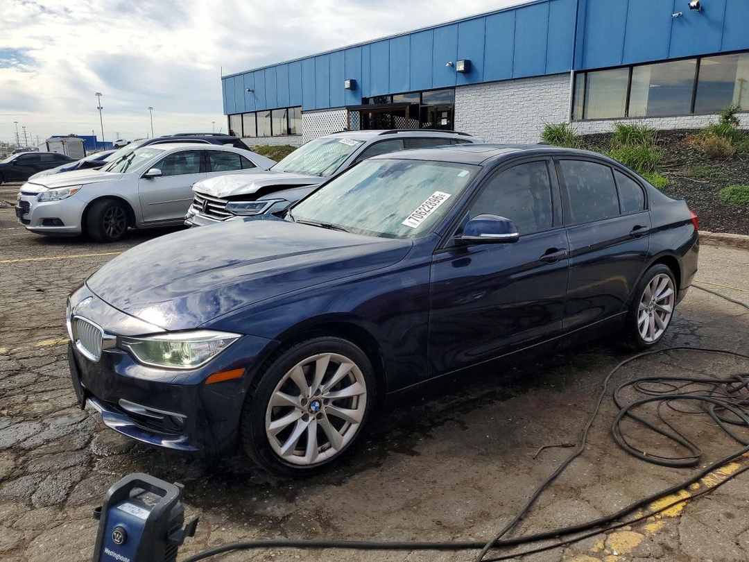 Вид 2013 BMW 328 XI SULEV, угол 1