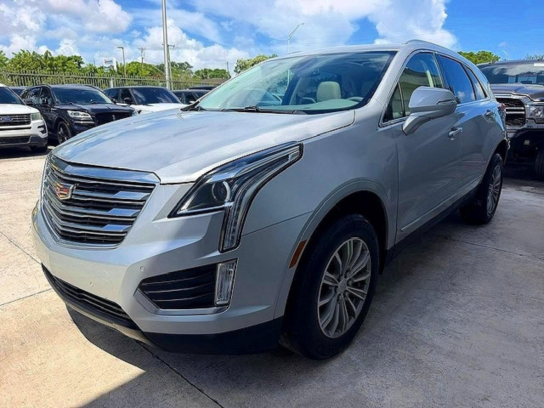 Vue de 2019 CADILLAC XT5 LUXURY, angle 1