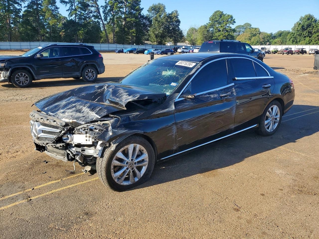 Vue de 2020 MERCEDES-BENZ C 300, angle 1