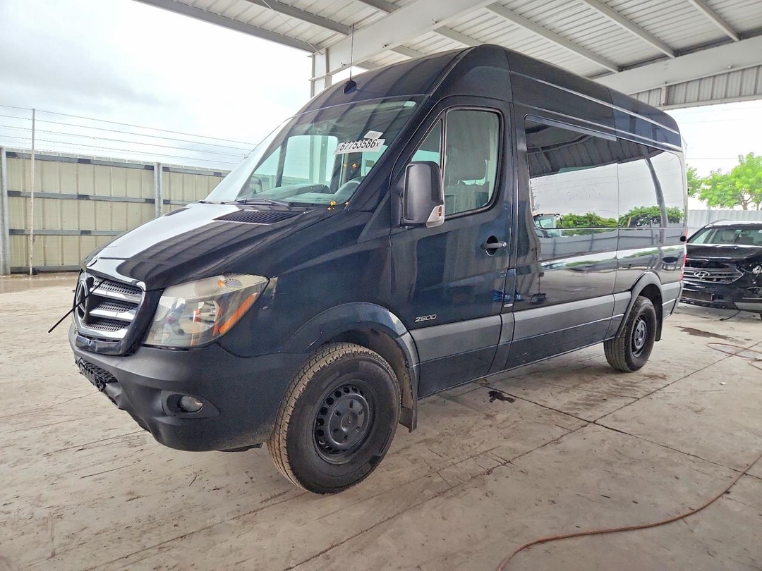 منظر 2014 MERCEDES-BENZ SPRINTER 2500، زاوية 1