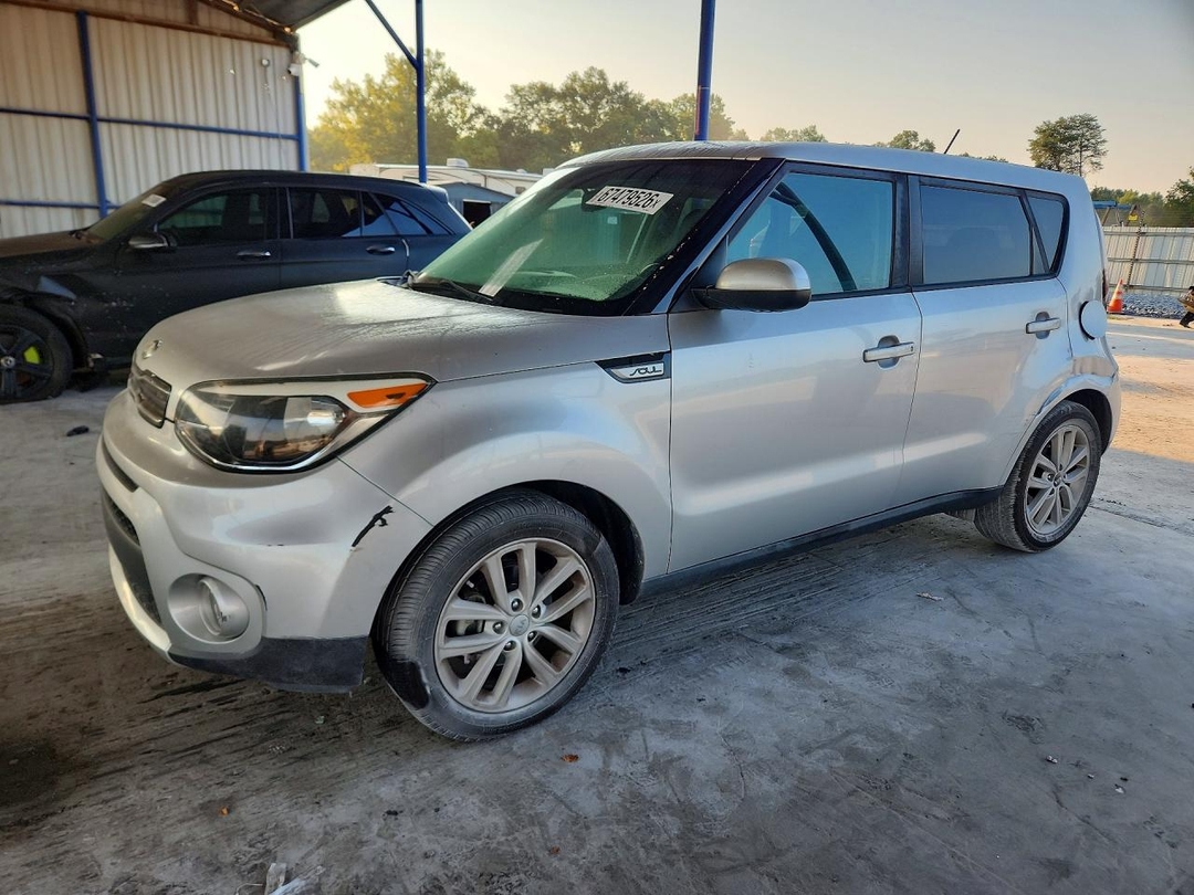 Вид 2018 KIA SOUL +, угол 1