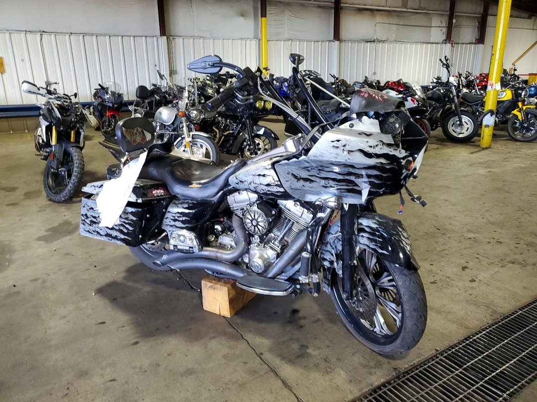 منظر 2007 HARLEY-DAVIDSON FLTR، زاوية 1