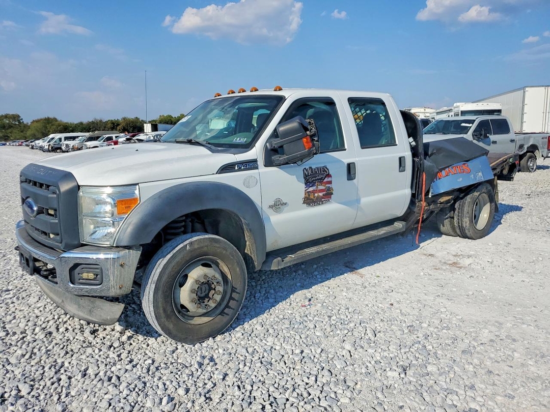 Vue de 2013 FORD F450 SUPER DUTY, angle 1