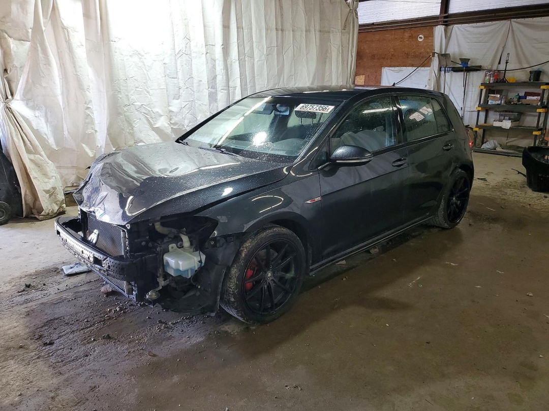 Vue de 2017 VOLKSWAGEN GTI S, angle 1