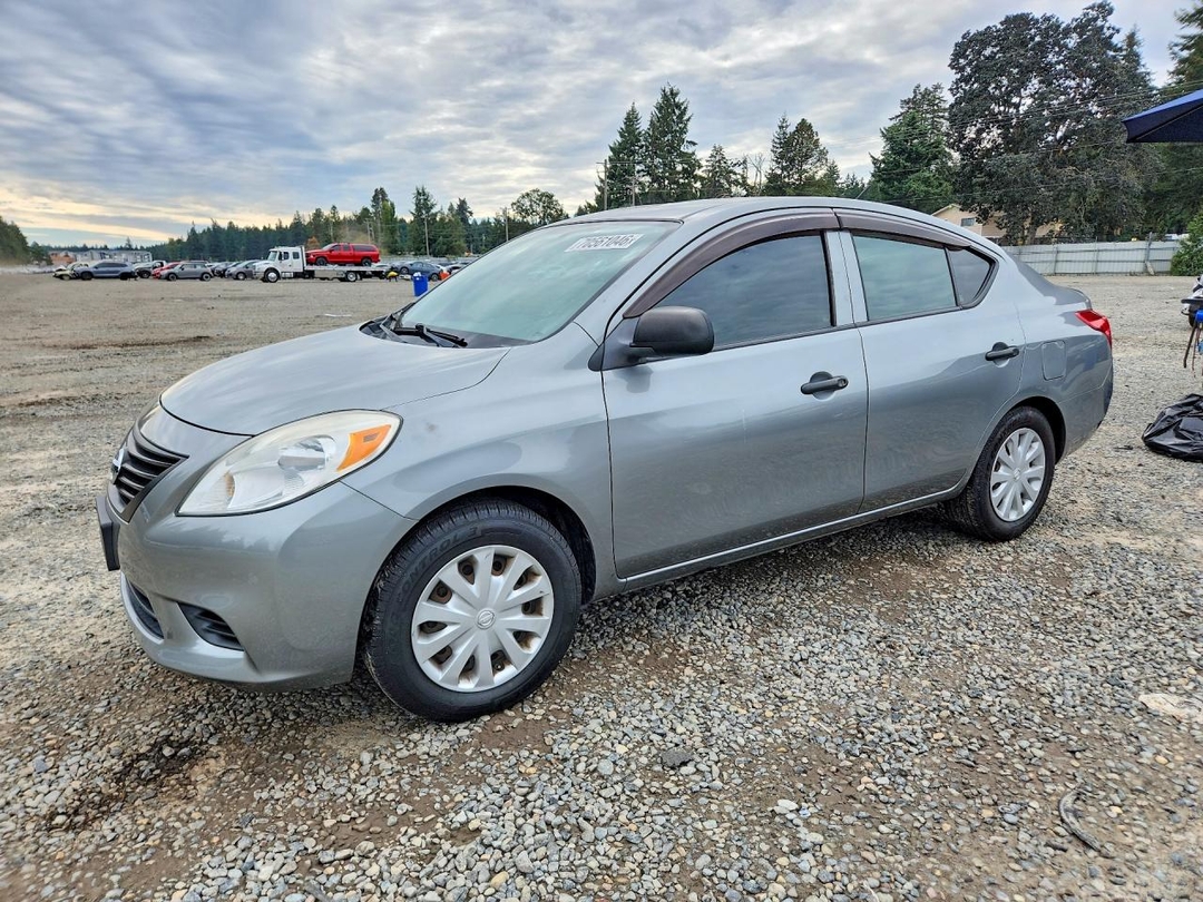 Vista de 2012 NISSAN VERSA 1.6 S, ángulo 1