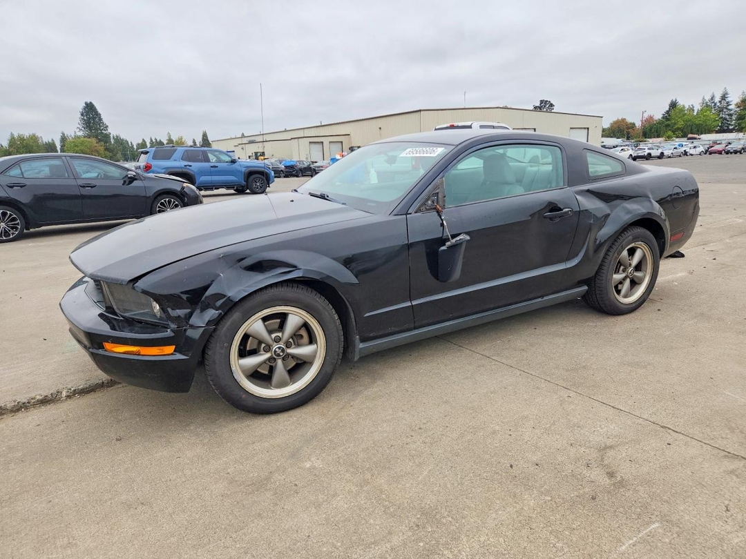 Vue de 2006 FORD MUSTANG, angle 1