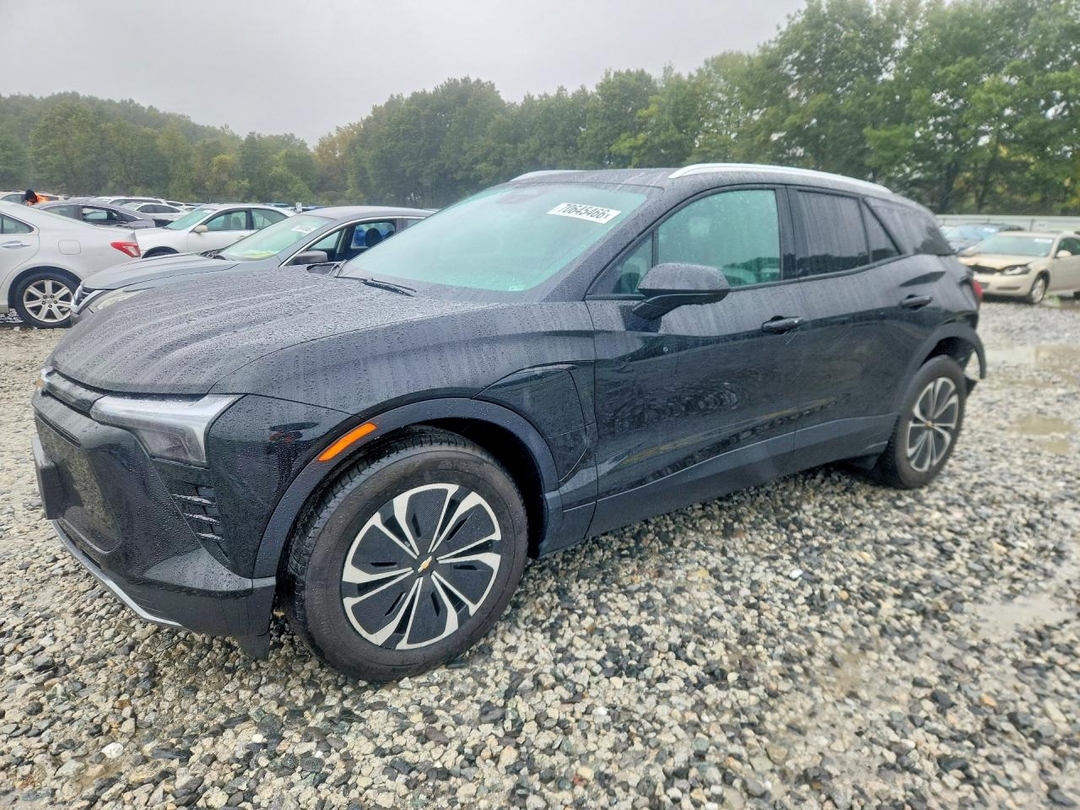 Vista de 2025 CHEVROLET BLAZER LT, ángulo 1
