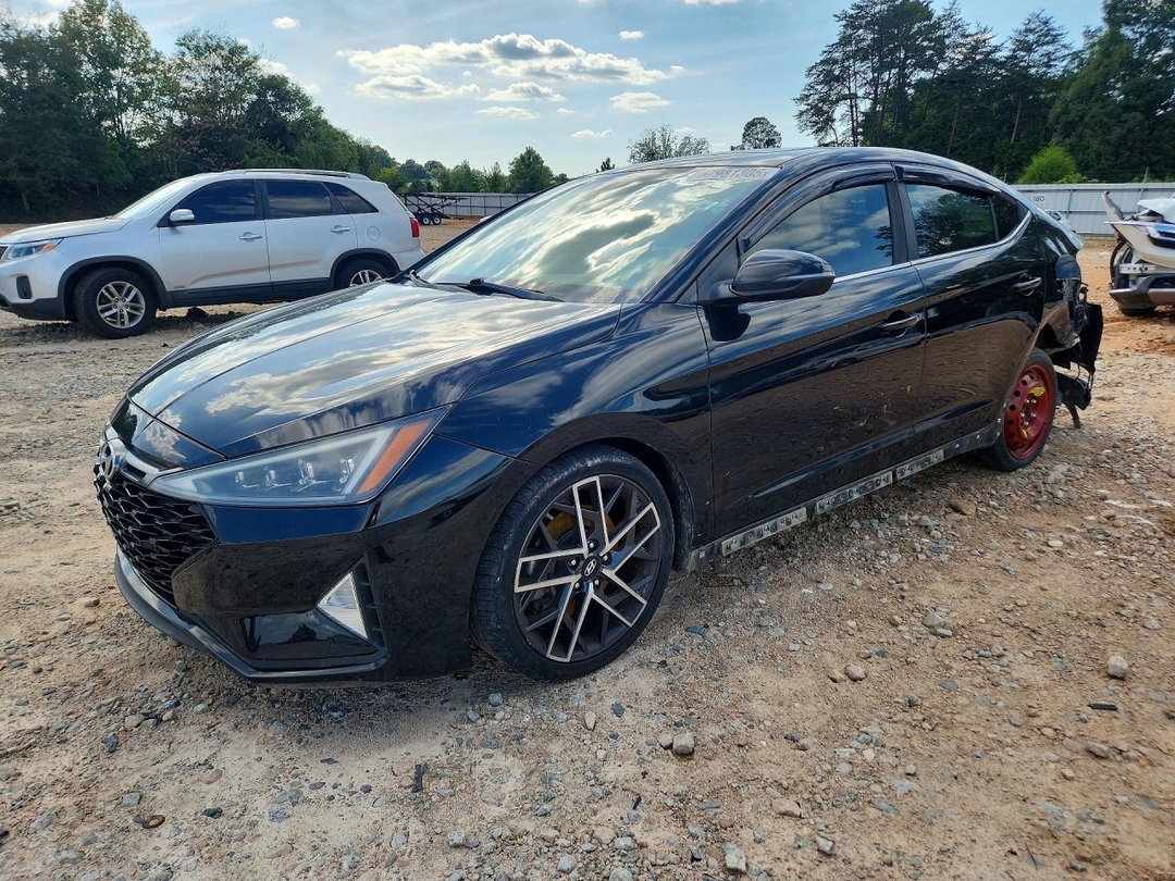 Вид 2019 HYUNDAI ELANTRA SPORT, угол 1