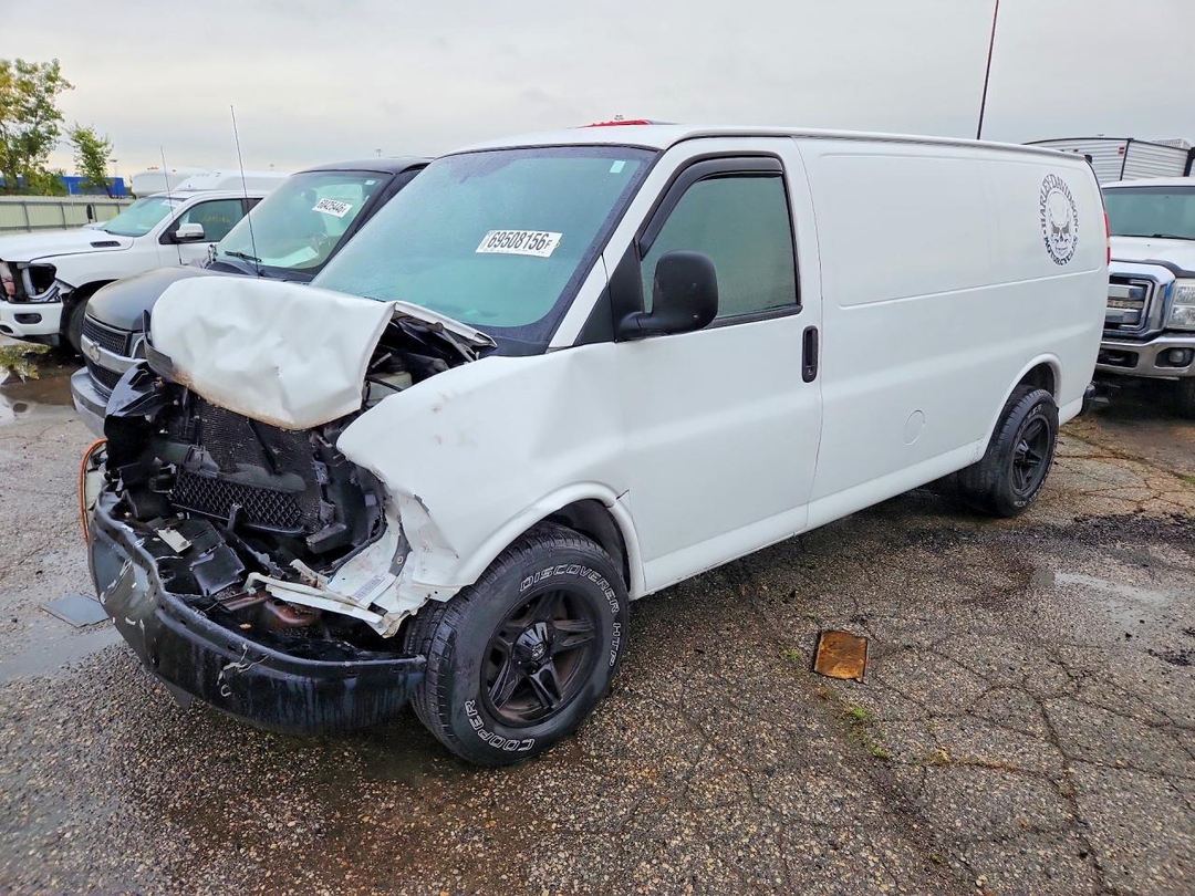 منظر 2014 CHEVROLET EXPRESS G1500، زاوية 1
