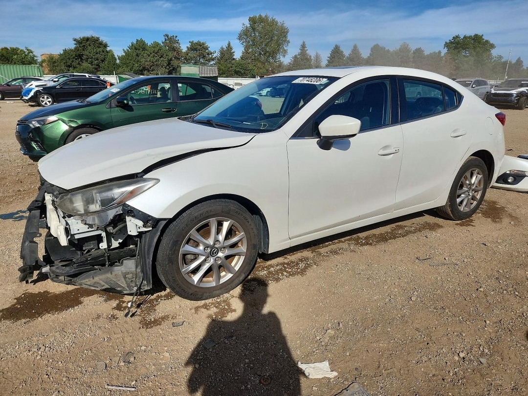 منظر 2015 MAZDA 3 TOURING، زاوية 1
