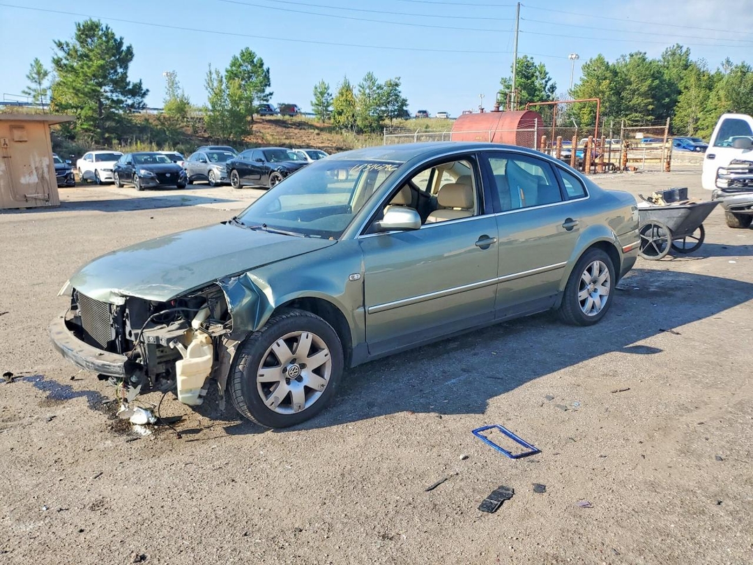 Vue de 2002 VOLKSWAGEN PASSAT GLX, angle 1